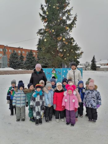 "Прощание с новогодней красавицей"