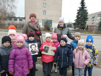 "И с каждой осенью я расцветаю вновь..."