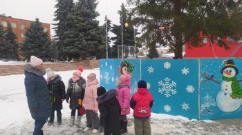 "Экскурсия к городской елке"